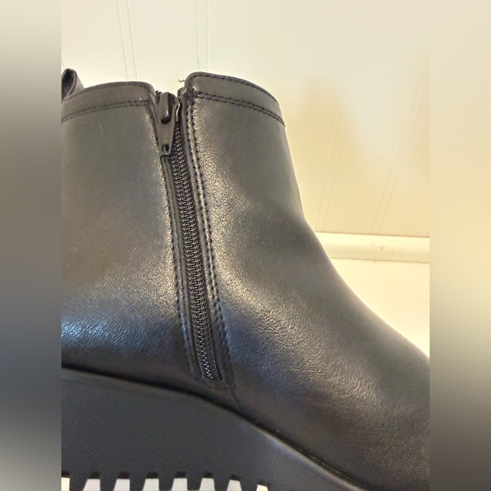 Eurosoft Dallan Side Zip Black Ankle Boots - Picture 14 of 16